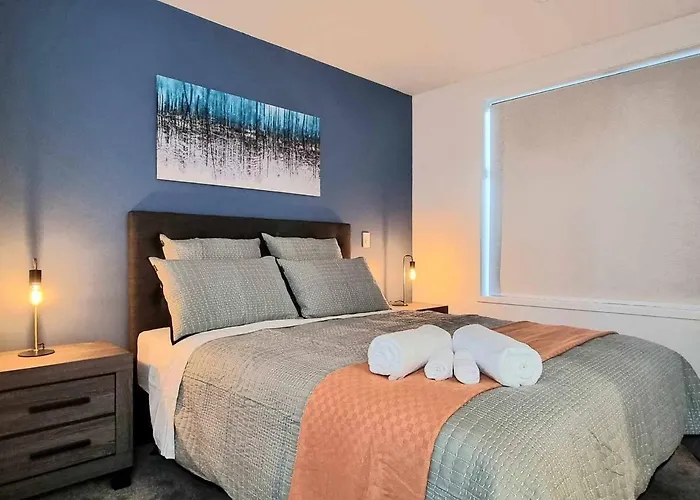 Elegant Cbd Apartment